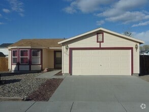 Building Photo - 620 Willow Dr