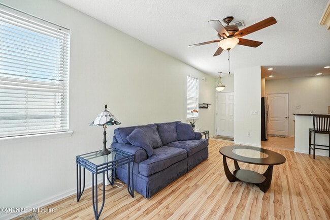 Foto del edificio - 6119 Bartram Village Dr