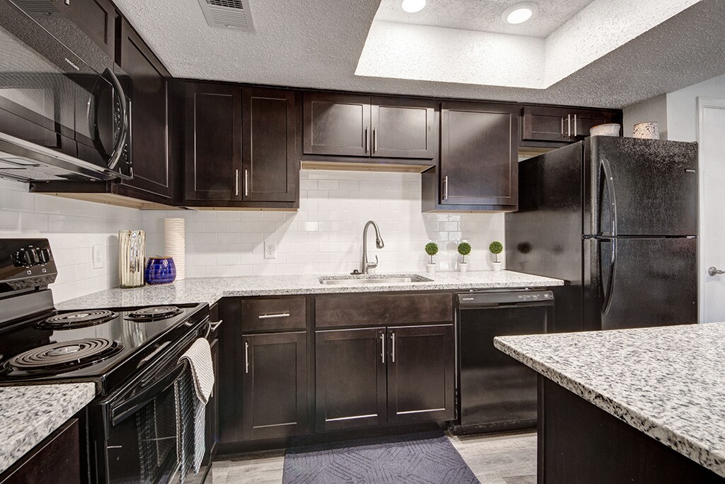 Crossings on Marsh Apartments Apartments in Dallas, TX