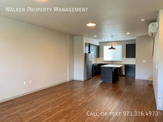 Building Photo - 15740 SW Oregon St