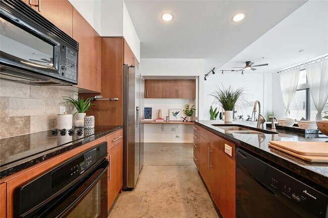 Foto del edificio - 2124 E 6th St