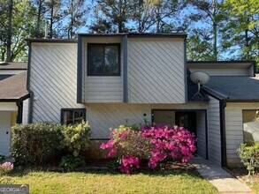 Building Photo - 288 Heathersett Dr SW