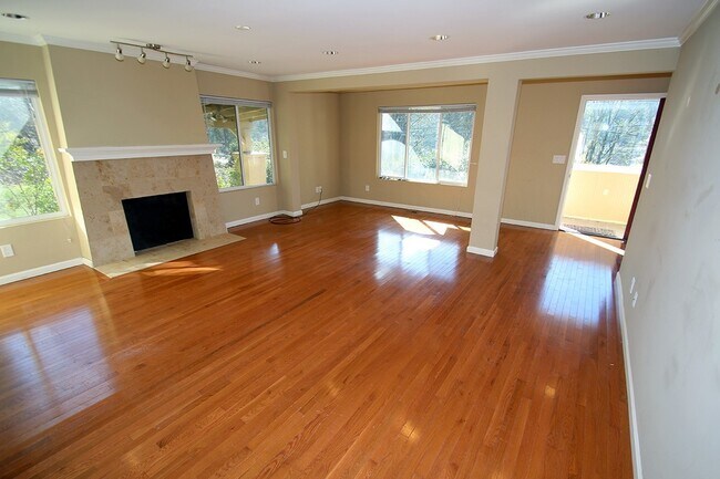 Foto del edificio - CHARMING 3 BED, 2 BATH SF HOME FOR RENT IN...