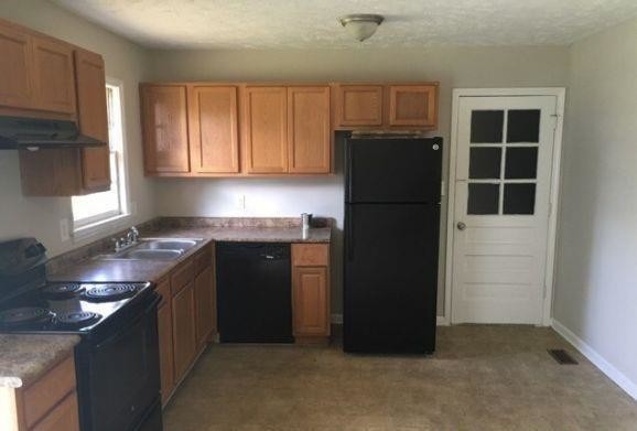 Building Photo - 3 bedroom in Parkton NC 28371