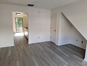 Building Photo - 2052 Kings Hwy