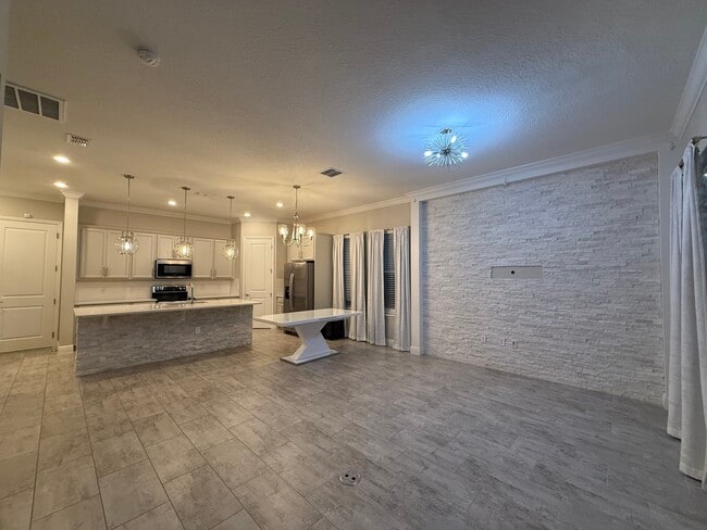 Building Photo - 1943 Standing Rock Cir