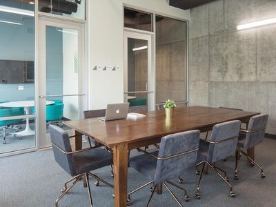 Foto del edificio - 1551 N Virginia St