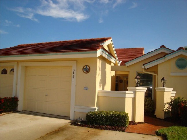 Building Photo - 3751 SW Whispering Sound Dr