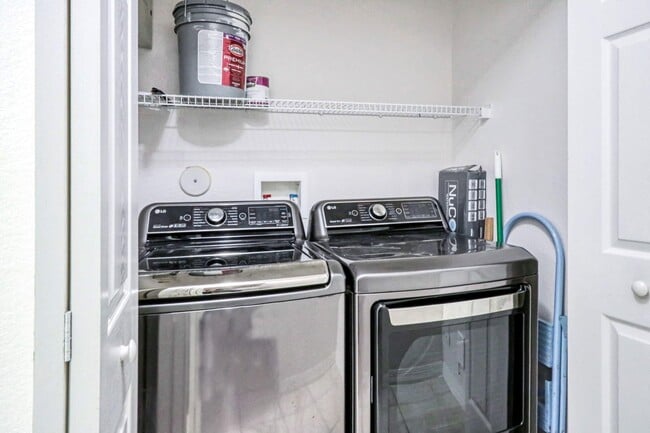 Building Photo - 2806 Veronia Dr