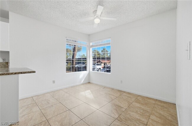 Foto del edificio - 2200 S Fort Apache Rd