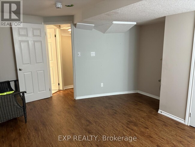 Building Photo - 1975 Fairport Rd