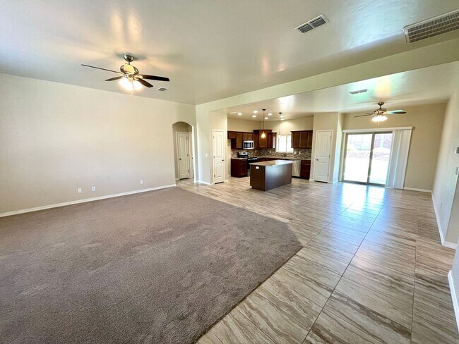 Building Photo - Beautiful 3 Bedroom, 2 Bathroom Home in Vi...