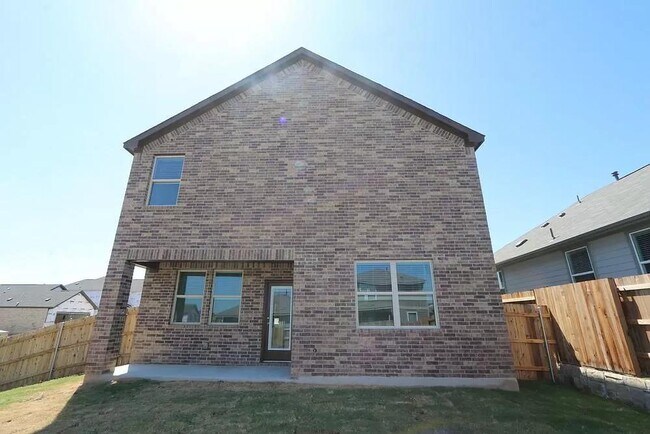 Building Photo - 195 Longstraw Dr
