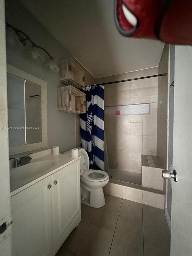 Foto del edificio - 258 E 12th St