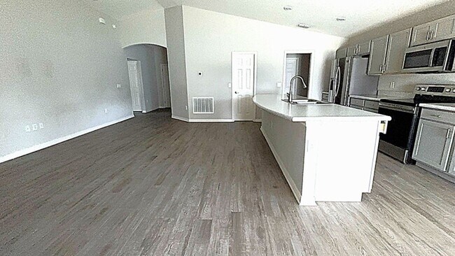 Building Photo - Davenport- 4/2 single family home with 2 car garage!!  Coming Soon!!!