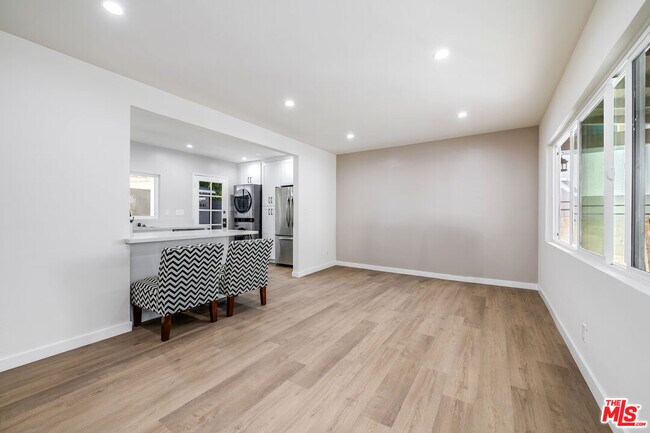 Foto del edificio - 839 Wilcox Ave