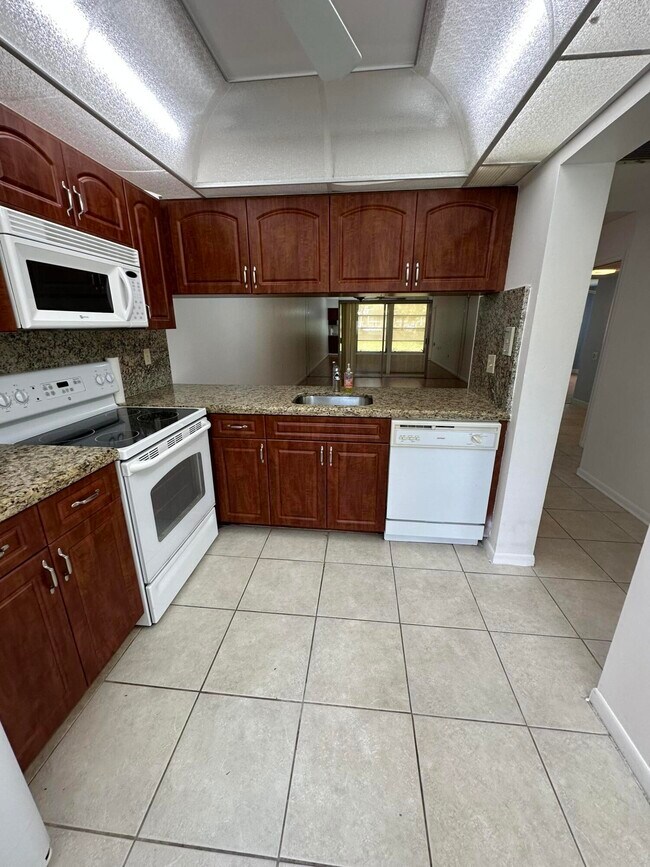 Building Photo - 2704 Nassau Bend