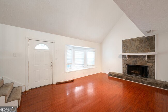 Foto del edificio - 134 Timber Creek Ln SW