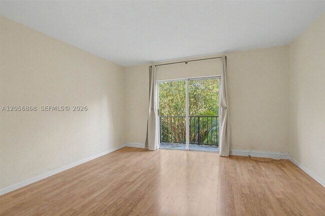 Foto del edificio - 6709 N Kendall Dr