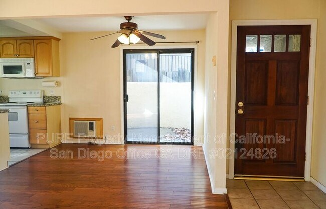 Foto del edificio - 7410 Park Ridge Blvd