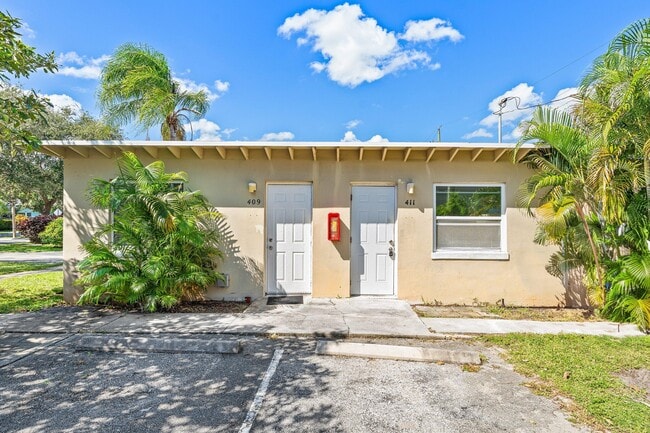 Building Photo - 411 53rd St