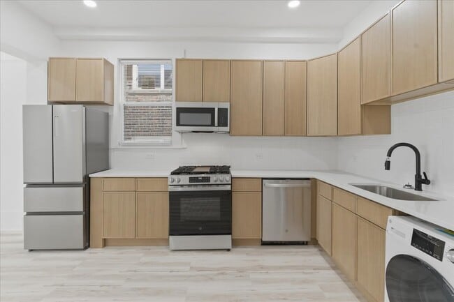 Building Photo - 2607 W Haddon Ave