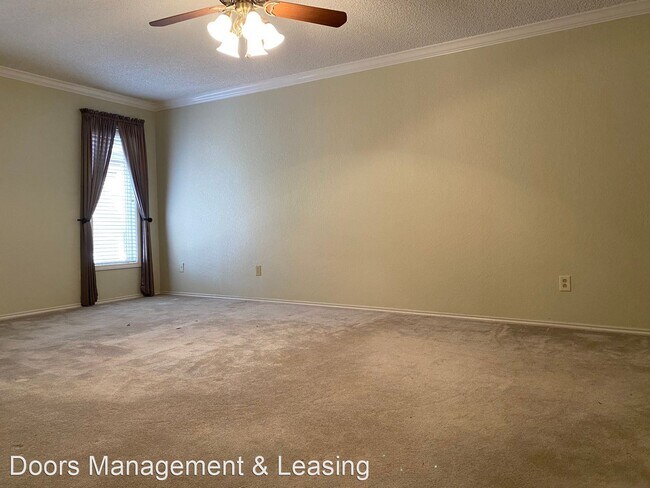 Foto del edificio - 3 br, 2 bath House - 7712 Grover Avenue