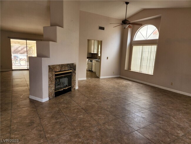 Building Photo - 5620 Crimson Ridge Dr