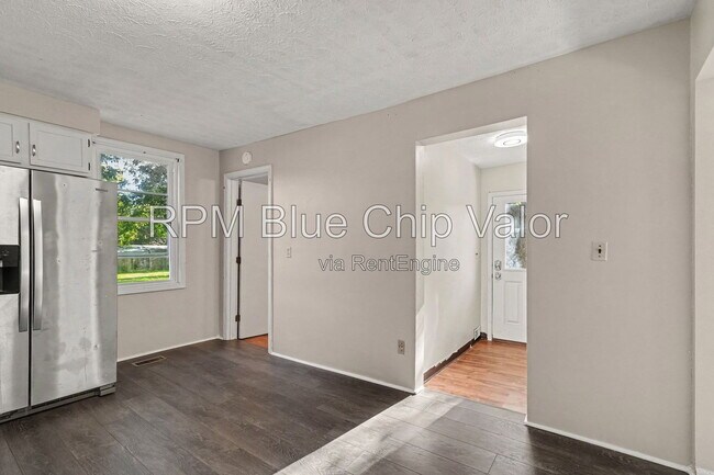 Foto del edificio - 534 Fleming Rd