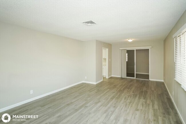 Building Photo - 4950 Arizona Ave, Las Vegas, NV 89104
