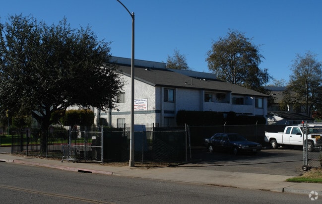 Starlite Grove Apartments - Terre at Preserve