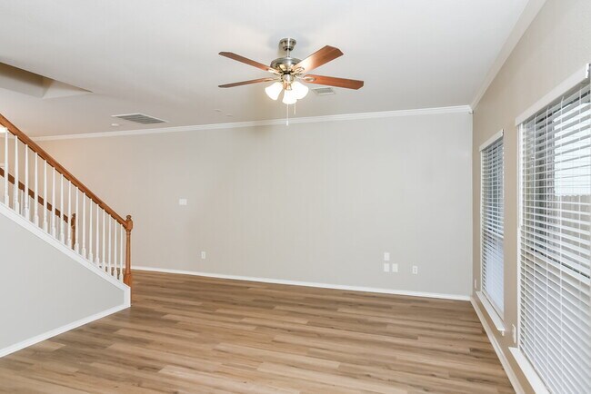 Building Photo - 9202 Hilltop Crossing Dr