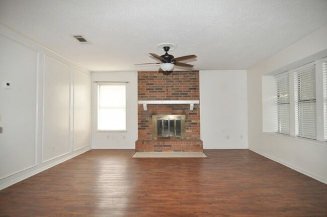 Photo - 108 Navajo Dr House