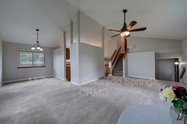 Foto del edificio - 4880 Granby Cir