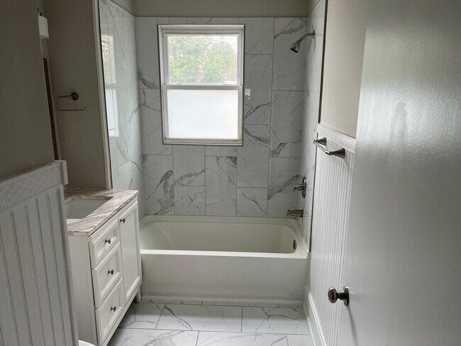 Building Photo - 504 S Prospect St