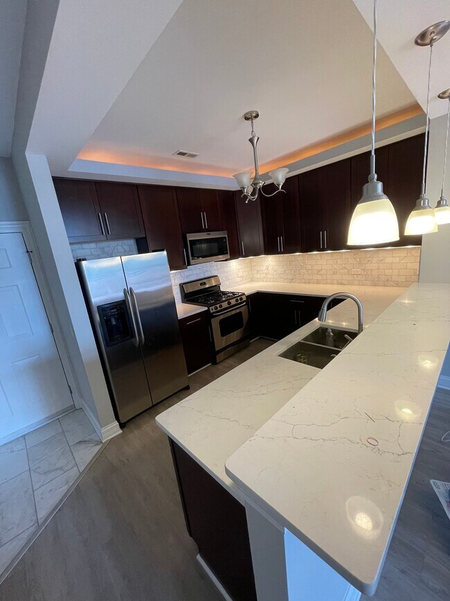 Foto del edificio - 6444 W Belmont Ave