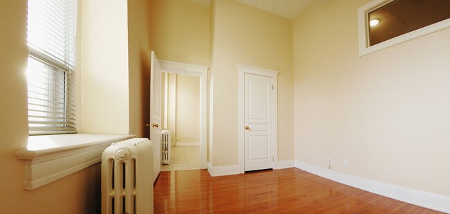 Building Photo - Parkview Mansions