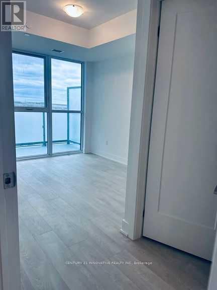 Photo du bâtiment - 2545-2545 Simcoe St N