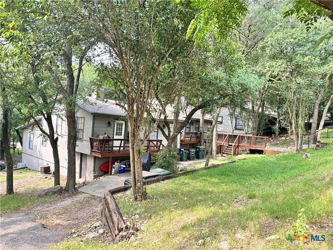 Foto del edificio - 899 Hillyer St