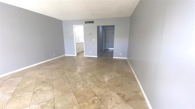 Foto del edificio - 618 NW 13th St