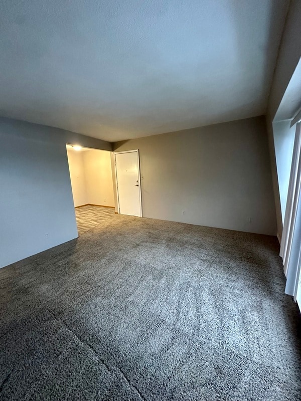 Building Photo - 1450 Meadowview Dr