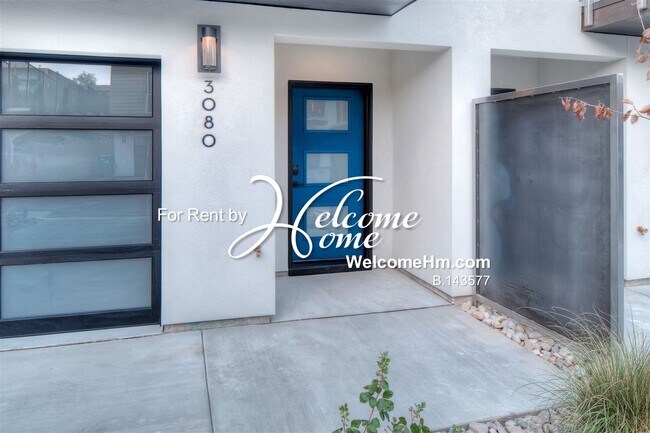 Building Photo - Coming Soon - NEWER Luxury Town Home Centr...