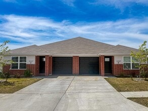 Building Photo - 1227 LEXINGTON Dr
