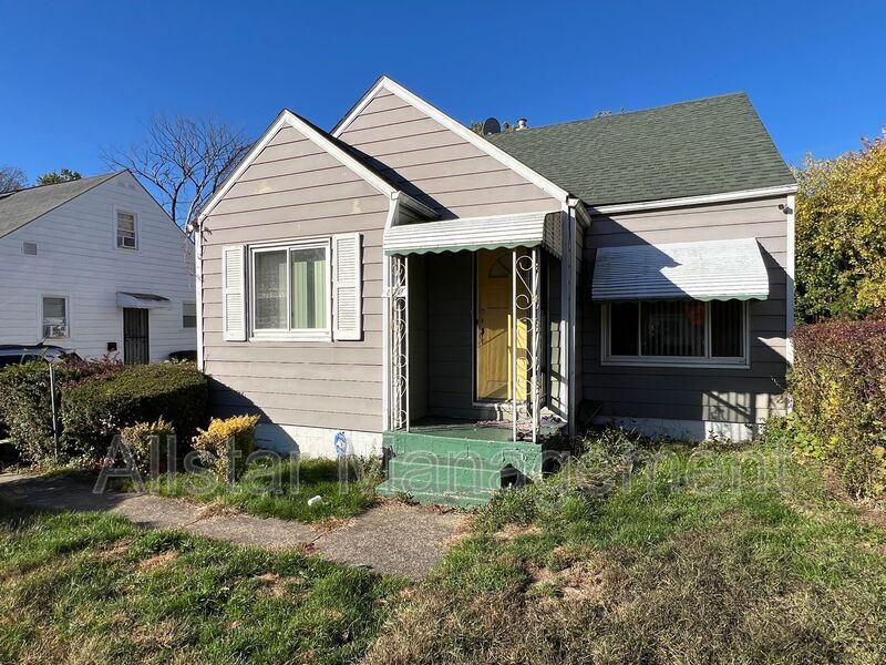 Primary Photo - 870 Frederick Blvd