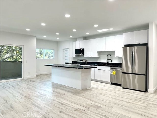 Building Photo - 6255 Woodman Ave