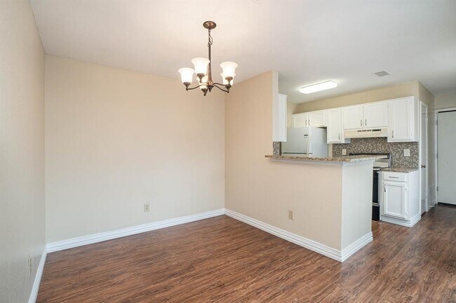 Building Photo - 4408 Columbus Trail