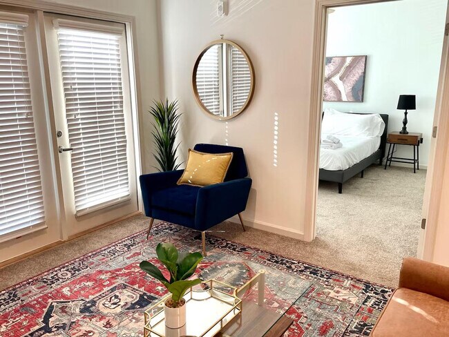 Foto del edificio - 8251 Windsor Hill Blvd