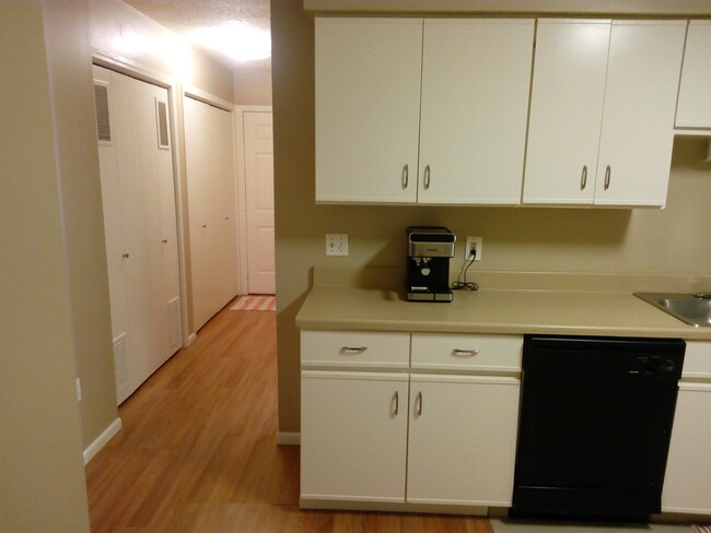Building Photo - 2503 Candlecrest Cir