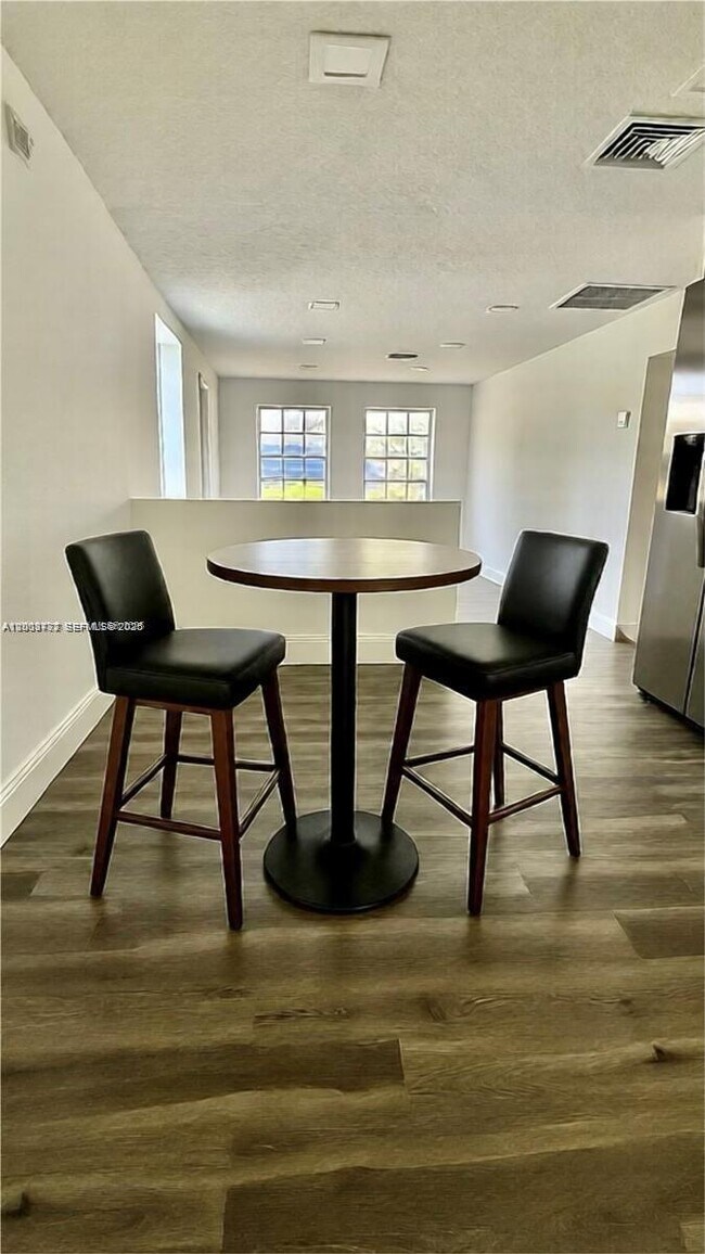Foto del edificio - 2701 NW 18th Terrace
