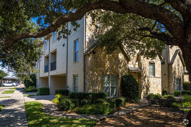 Foto del edificio - 4524 Emerson Ave